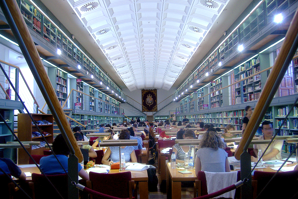 Library%20of%20Castilla-La%20Mancha%202.jpg